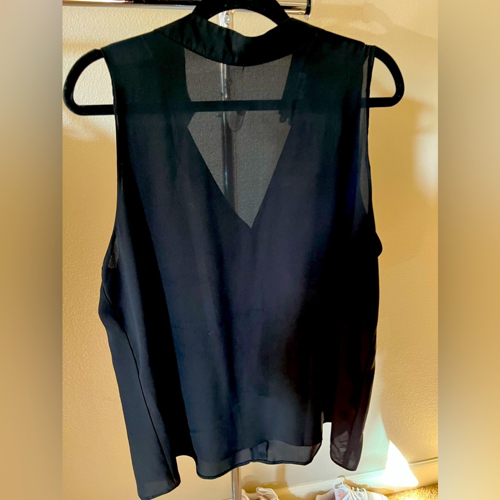 XL Black Sleeveless High Neck Linen Top